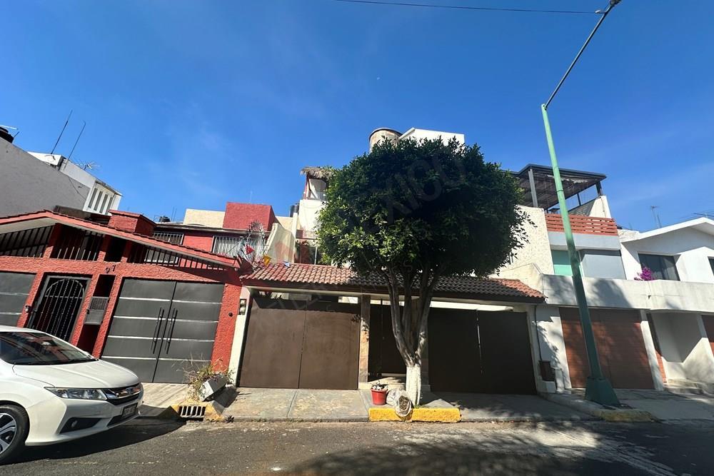 Venta Casa Paseos de Taxqueña, Coyoacan con Roof Garden, Amplitud y seguridad