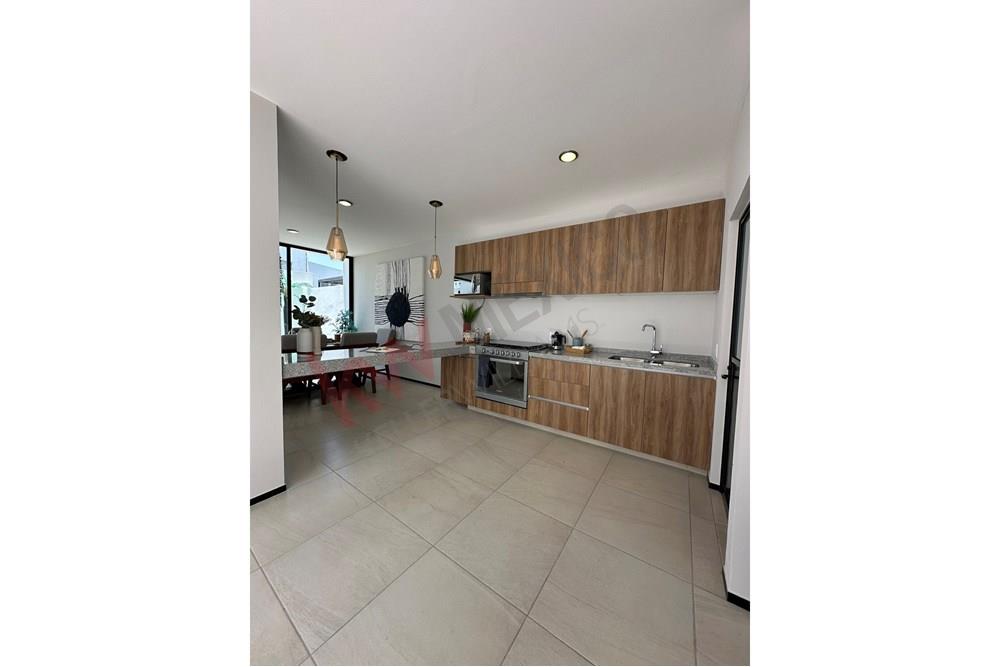 RENTA CASA AMUEBLADA EN ZIBATA