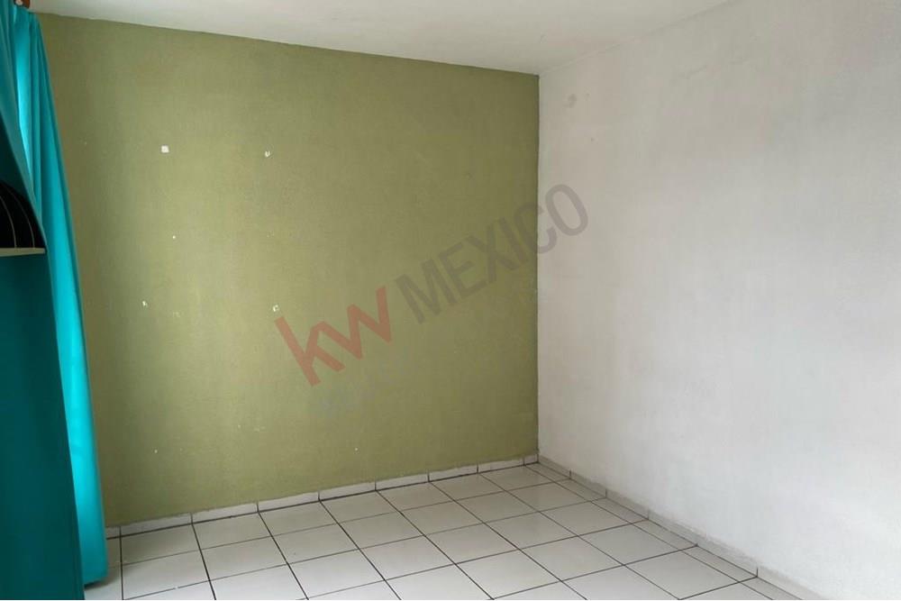 CASA EN VENTA , EN ZONA MISION SAN CARLOS, CERCANA A COMERCIOS DE TODO TIPO