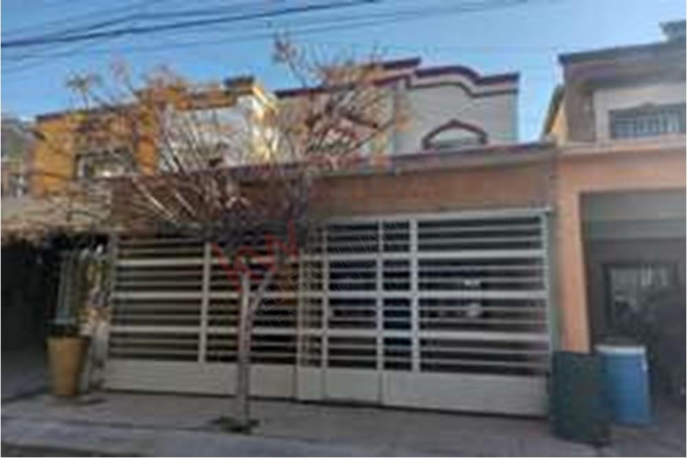 CASA EN RENTA AMUEBLADA FRACC. PASEO DE SANTA MONICA (AREA SORIANA LAS TORRES)