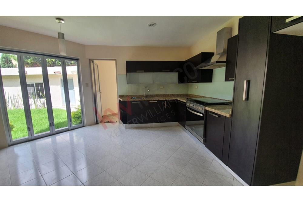 Hermosa casa en renta dentro de uno de los fraccionamientos más exclusivos de Jurica