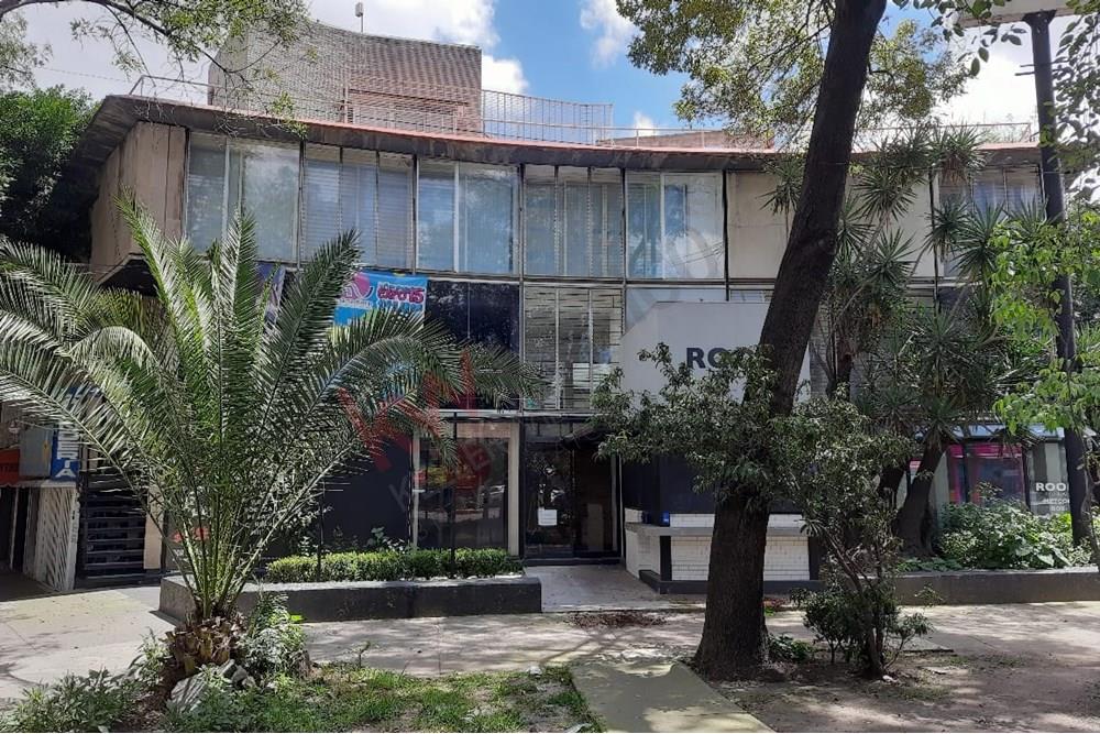 LOCAL COMERCIAL DE 162 m2 A NIVEL DE CALLE CON DOS FRENTES SOBRE AV SAN ANTONIO Y DAKOTA RESPECTIVAMENTE