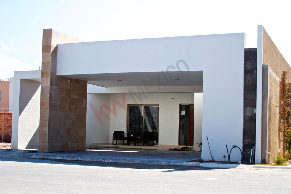 Nueva! Casa en venta de una planta, Sector Viñedos, Torreón, Coahuila