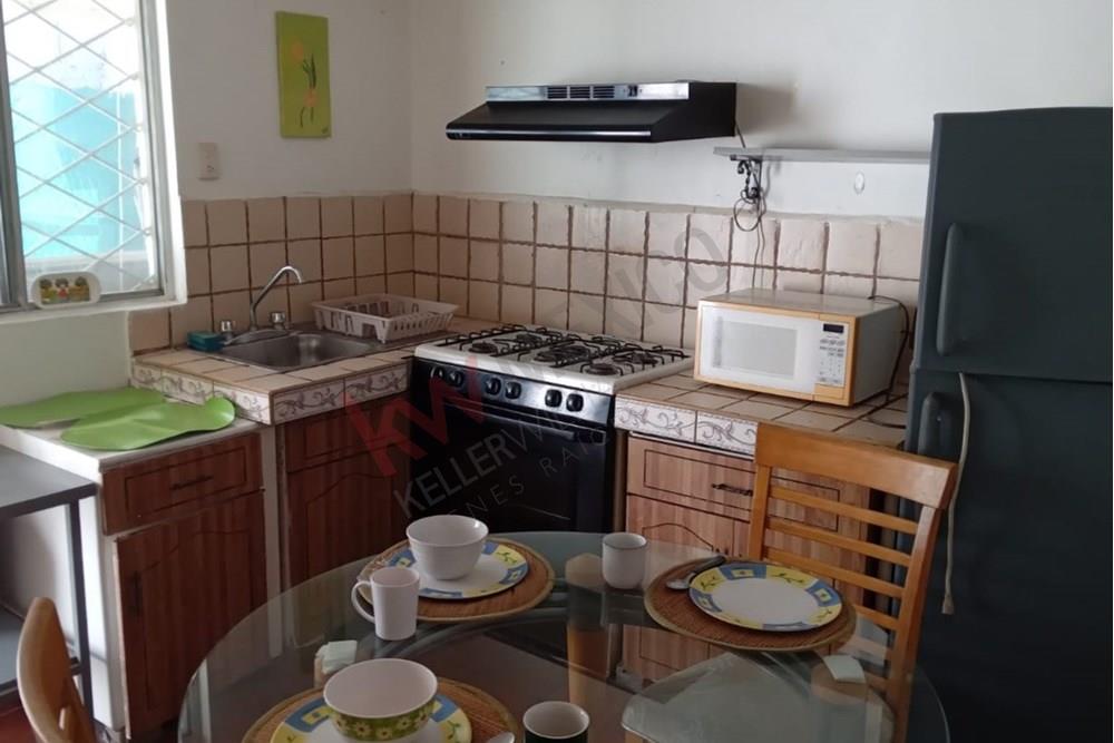 Casa en Venta de 2 plantas con 3 departamentos en Zona Tec, Monterrey Nuevo  León , Ideal