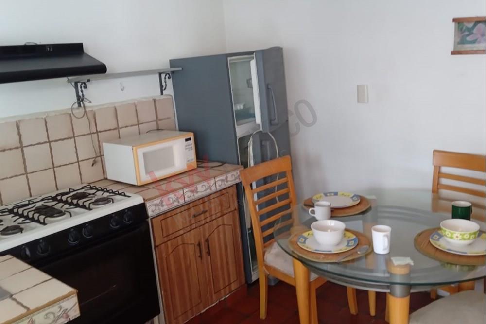 Casa en Venta de 2 plantas con 3 departamentos en Zona Tec, Monterrey Nuevo  León , Ideal