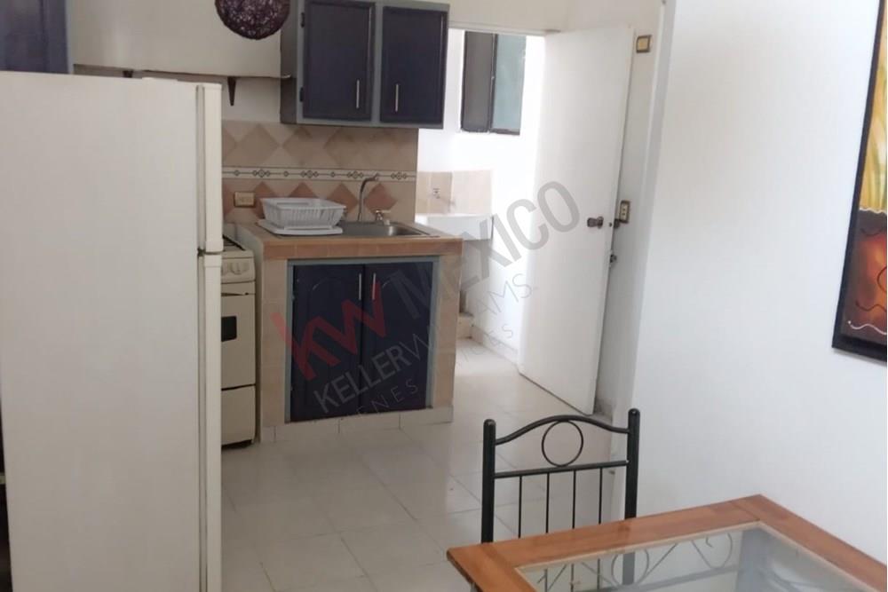 Casa en Venta de 2 plantas con 3 departamentos en Zona Tec, Monterrey Nuevo  León , Ideal