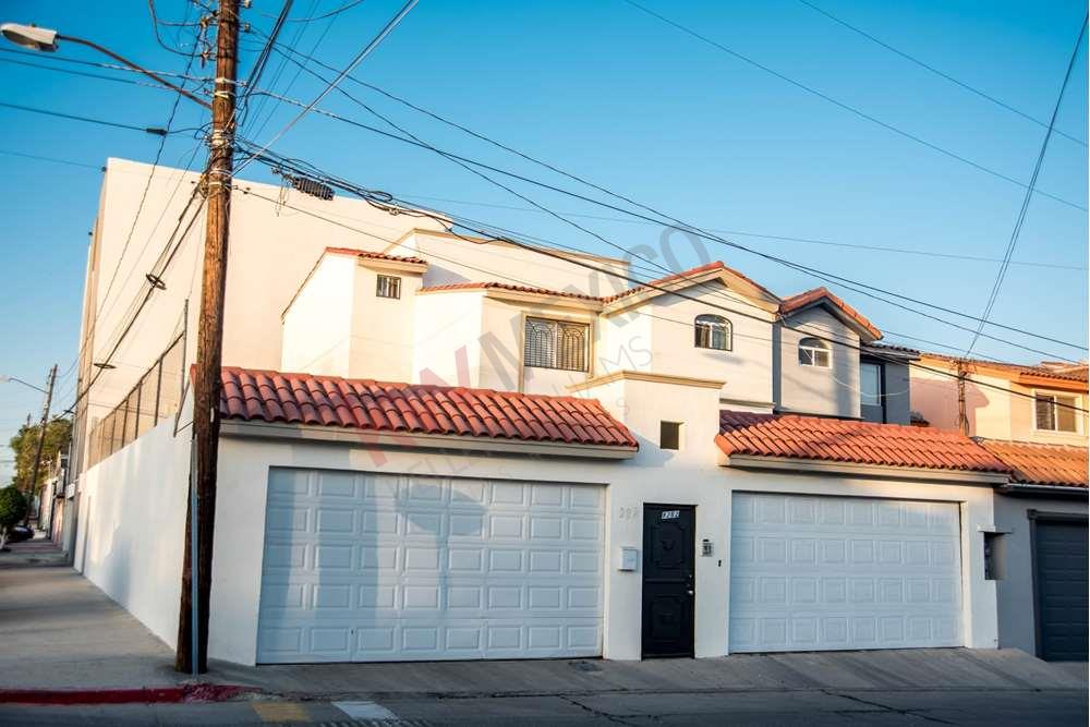 AMPLIA CASA EN VENTA EN TIJUANA, COLONIA EL RUBÍ. CASA DE 6 RECAMARAS, CON  UN PATIO AMPLIO, SECCIONADA EN 6 NIVELES. 20 MIN DE LA LINEA