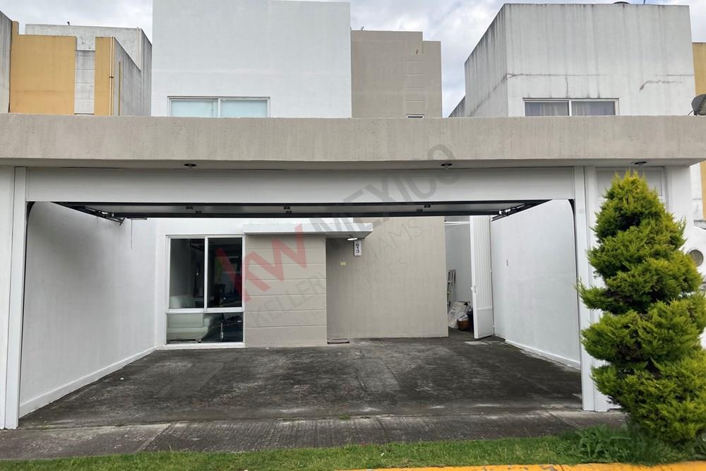 VENTA DE CASA EN RESIDENCIAL BENEVENTO OCOYOACAC a 20 MINUTOS DE SANTA FE