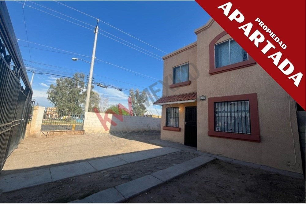 Casa en renta en esquina con terreno excedente cercana a Lazaro Cardenas y Walmart sendero en Mexicali
