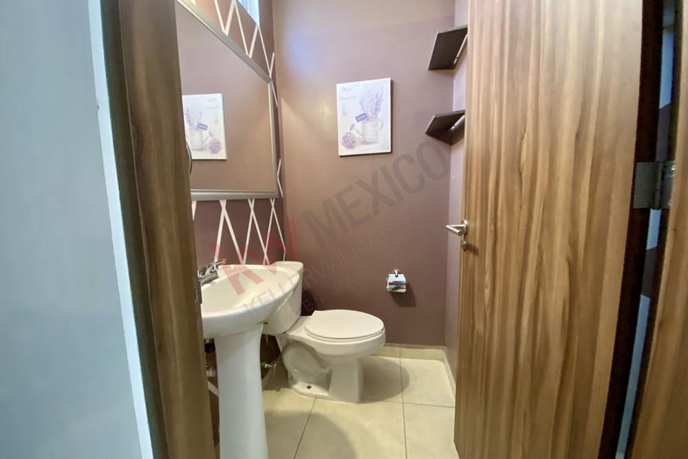 ZAKIA, CASA EN RENTA DE 3 RECÁMARAS, 2 BAÑOS, TERRAZA TECHADA, DENTRO DE CONDOMINIO!