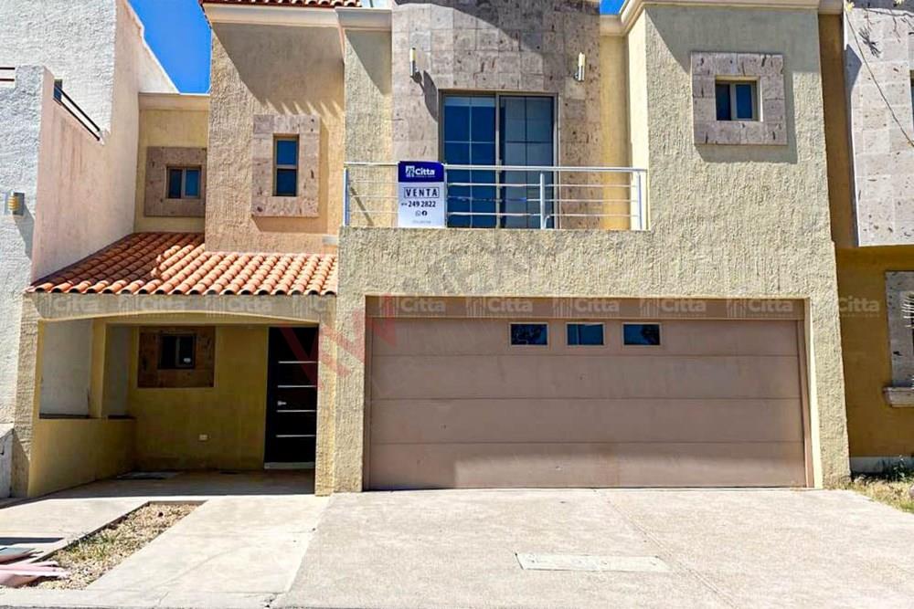 Casa en Venta Diamante Reliz frente a parque