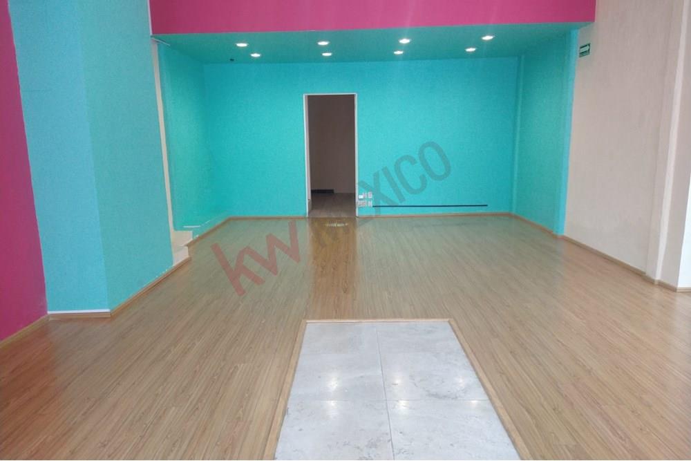 LOCAL S1 EN RENTA PLANTA ALTA CENTRO COMERCIAL INTERLOMAS $16,500 + IVA + MTTO