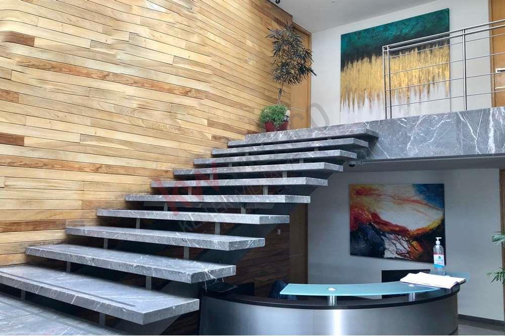 PROPIEDAD CON USO DE SUELO MIXTO, 1310m2 IDEAL OFICINAS. Para inversionistas.