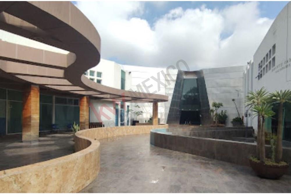 OFICINA EN VENTA DENTRO DE PLAZA COMERCIAL EN LA ZONA CENTRO DE QUERÉTARO