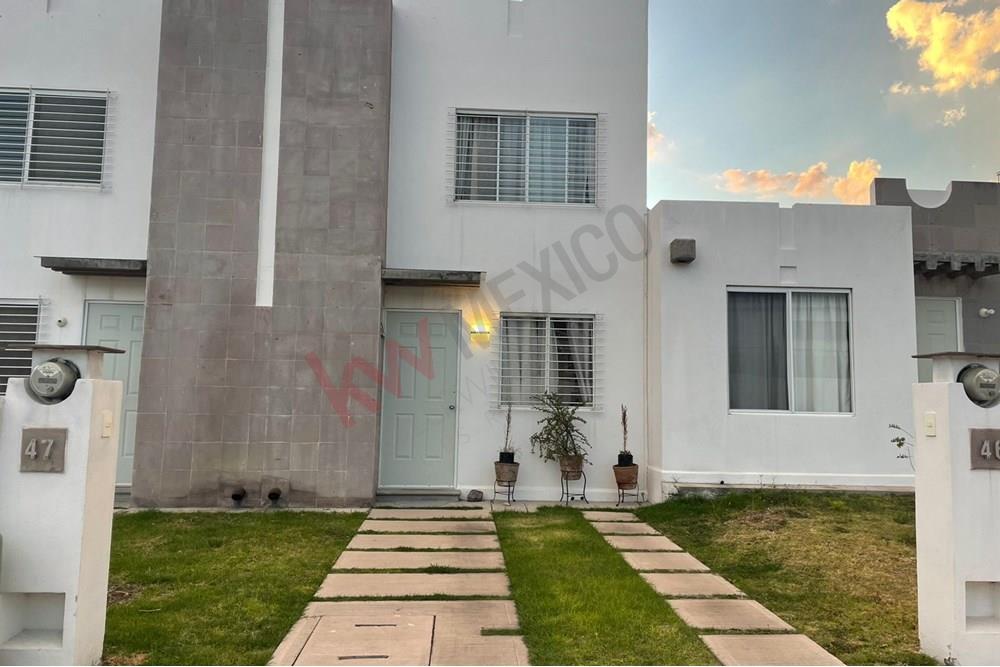 Venta de casa en Fracc. Viñedos Querétaro, excelente oportunidad de  inversión