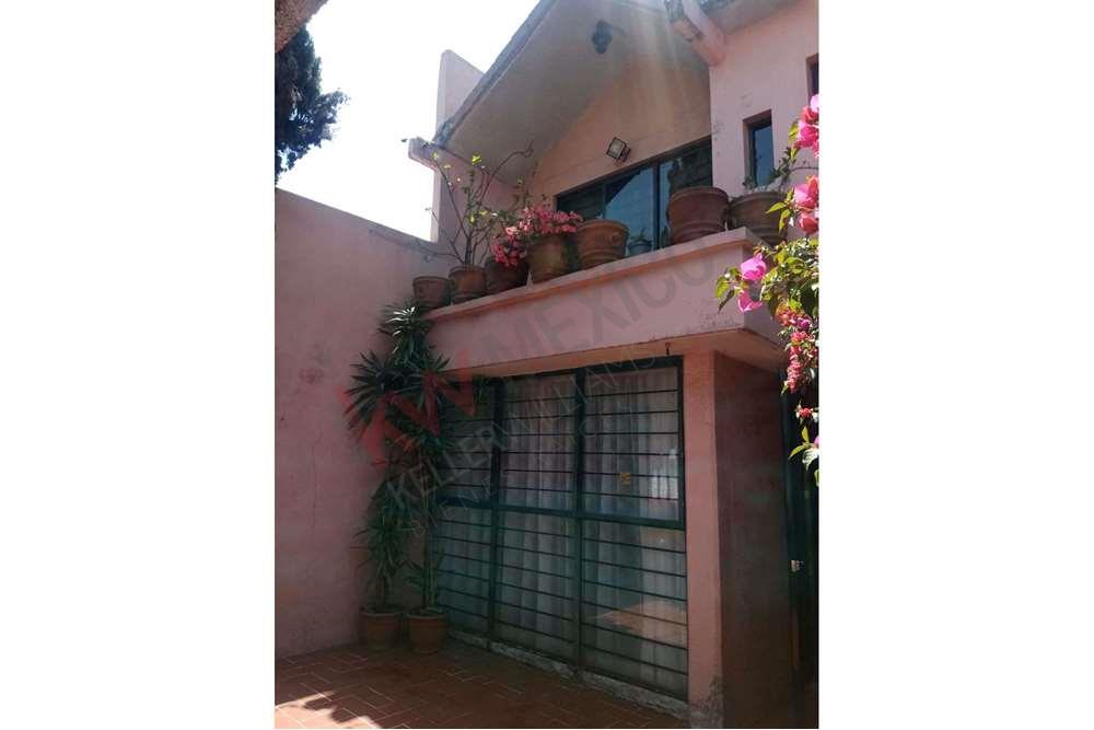 CASA EN VENTA CON EXCELENTE UBICACIÓN Y PRECIO EN LOS REYES IXTACALA EDOMEX