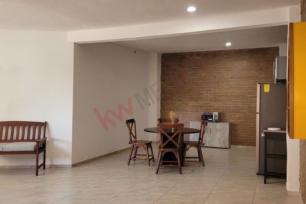 🏥 ¡Ideal para Médicos! Vive frente al Hospital General Zaragoza 🏥  Loft Amueblado en Planta Alta – $8,700 mensuales