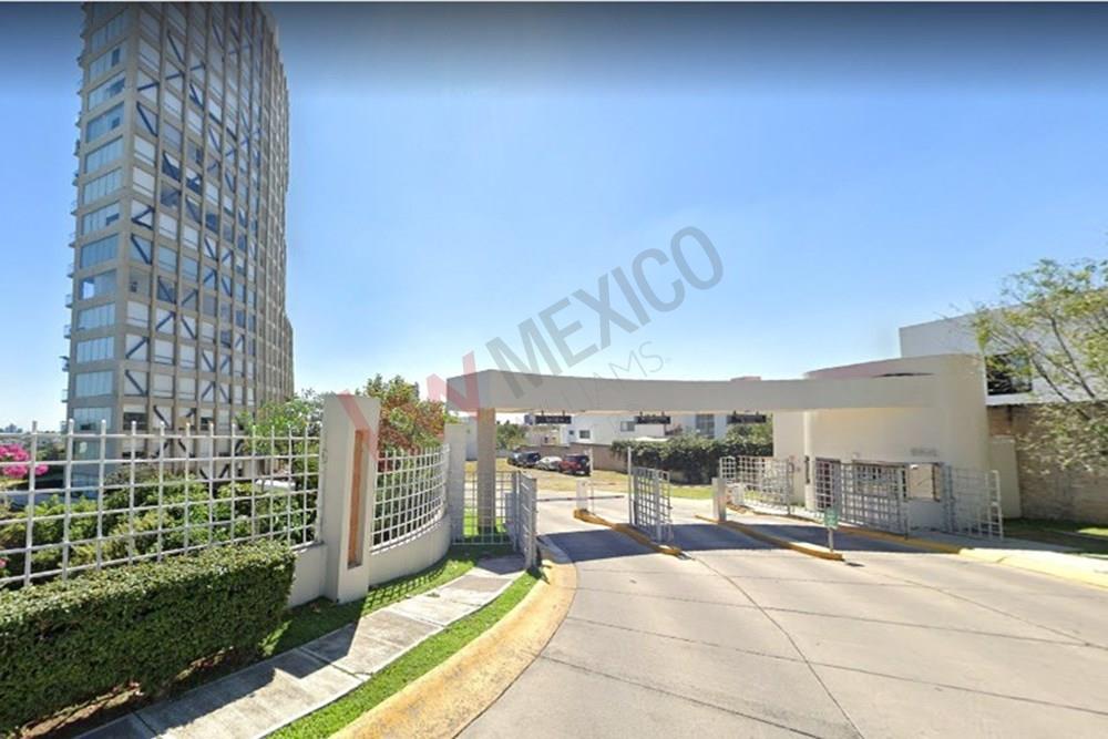 Departamento de Renta en Las Cumbres Residencial de altura en la Zona