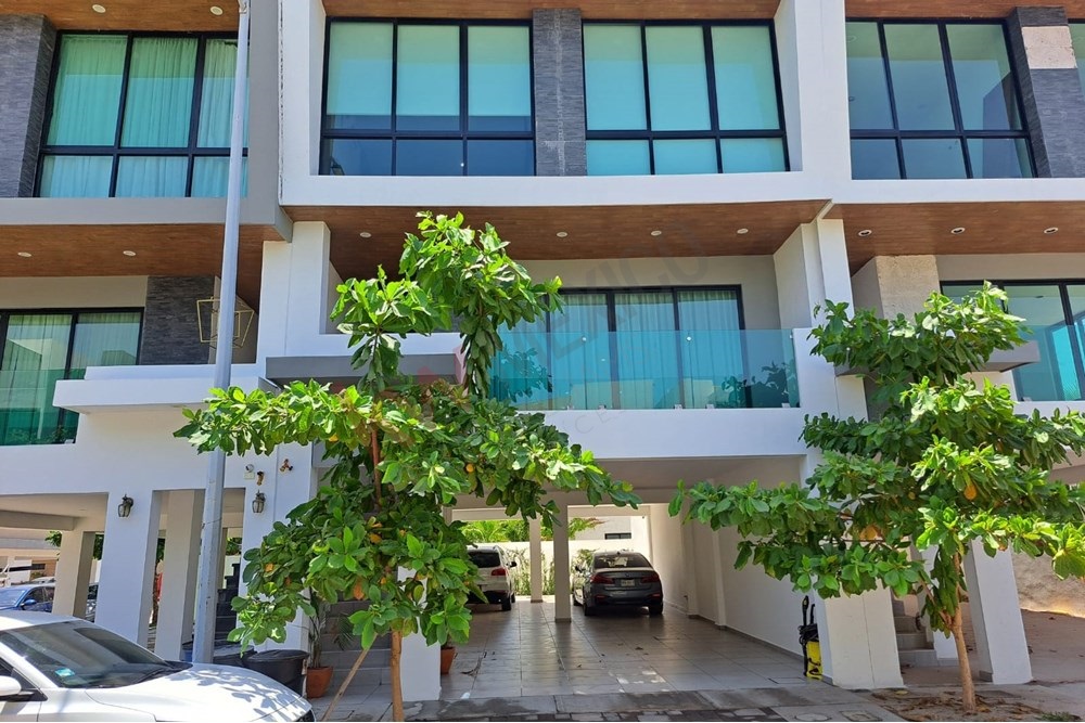 CASA EN RENTA ACACIA RESIDENCIAL