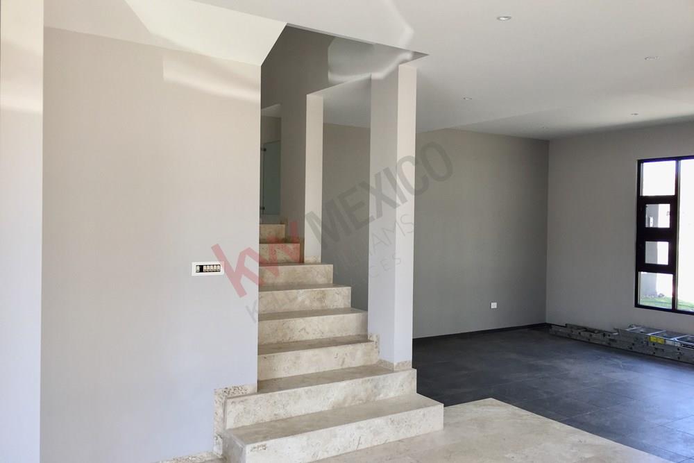 Hermosa casa dentro de privada en Zen House II El Marqués, Querétaro