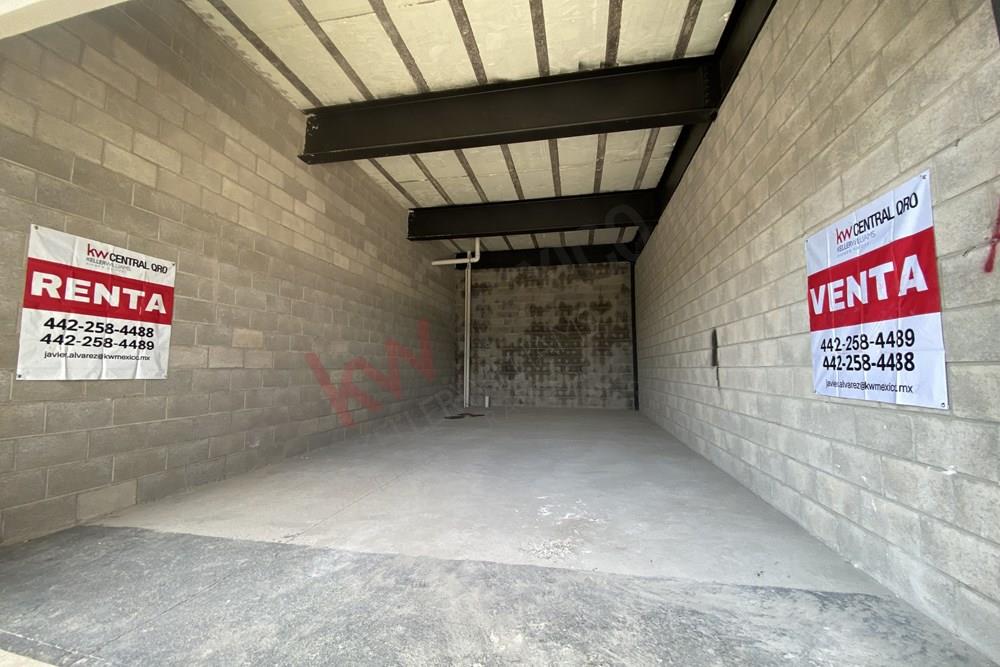 LOCAL COMERCIAL EN VENTA A PRECIO DE OPORTUNIDAD, EPIC CENTER ZAKIA‼️