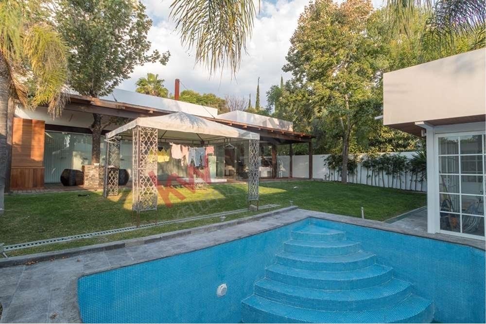 Casa con alberca en Renta en Fraccionamiento Jurica, Querétaro