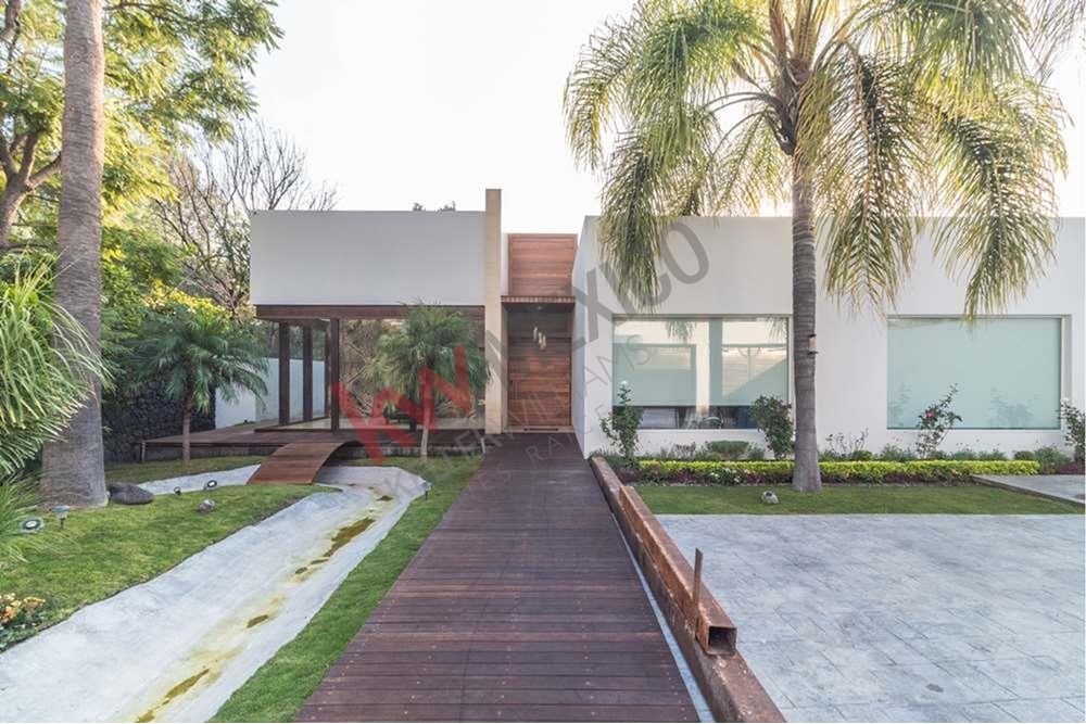 Casa con alberca en Renta en Fraccionamiento Jurica, Querétaro