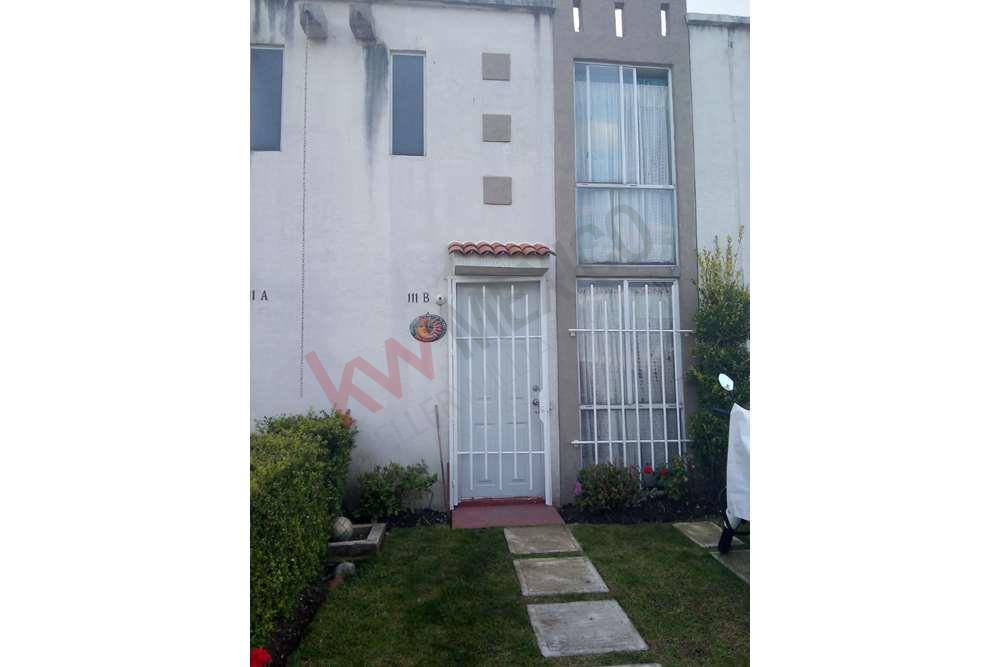 SE VENDE CASA EN RESIDENCIAL BOSQUES DE ICA, ZINACANTEPEC