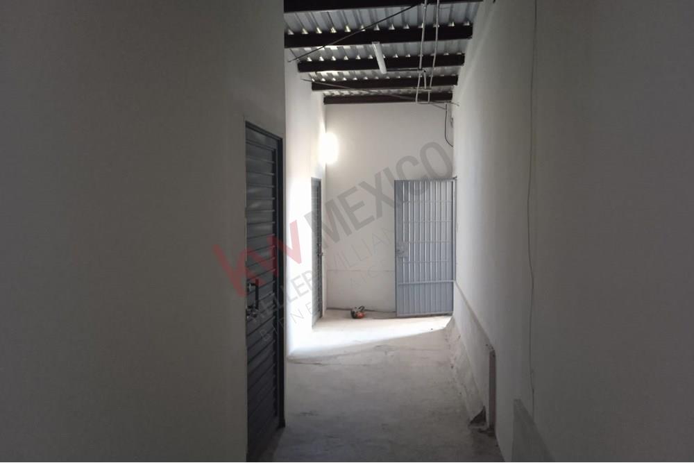 BODEGA EN RENTA ZONA AV. TOMAS FERNANDEZ CON MAXIMA SEGURIDAD