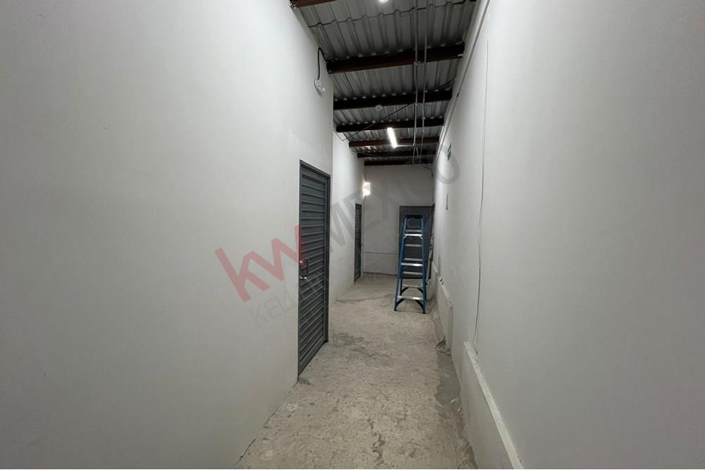 BODEGA EN RENTA ZONA AV. TOMAS FERNANDEZ CON MAXIMA SEGURIDAD