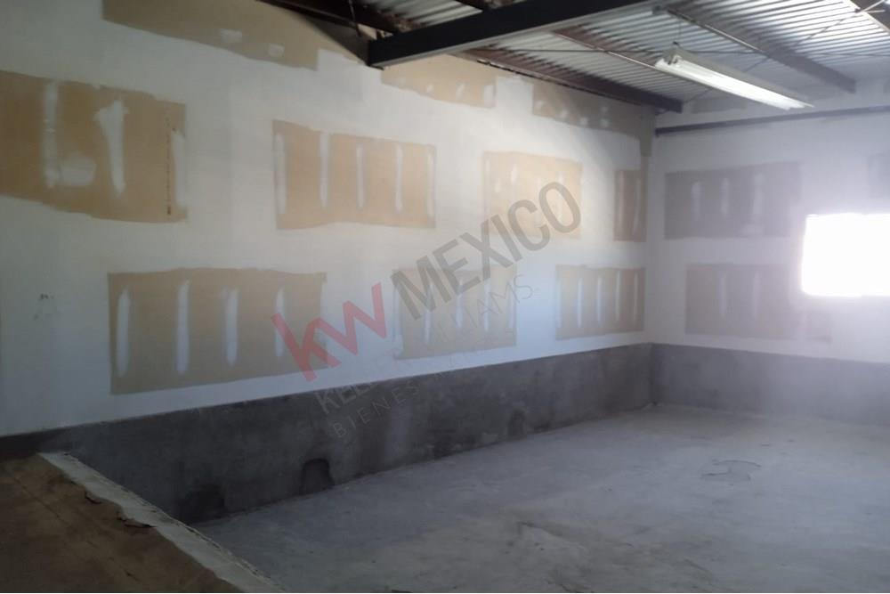 BODEGA EN RENTA ZONA AV. TOMAS FERNANDEZ CON MAXIMA SEGURIDAD