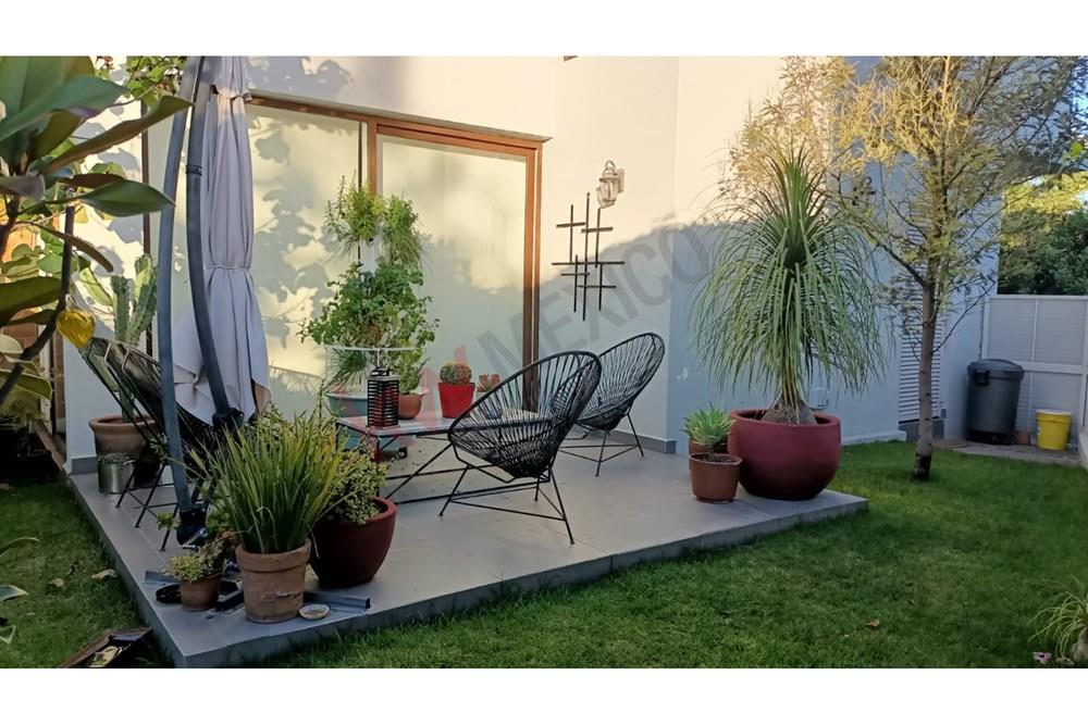 Casa en renta Amueblada en Altozano la renta incluye mantenimiento ideal para ejecutivo extranjero