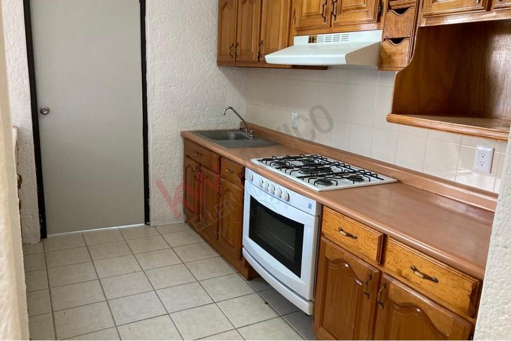 VENTA DE DEPARTAMENTO EXCELENTE UBICACION DE 1 PISO EN CORREGIDORA, 2 RECAMARAS