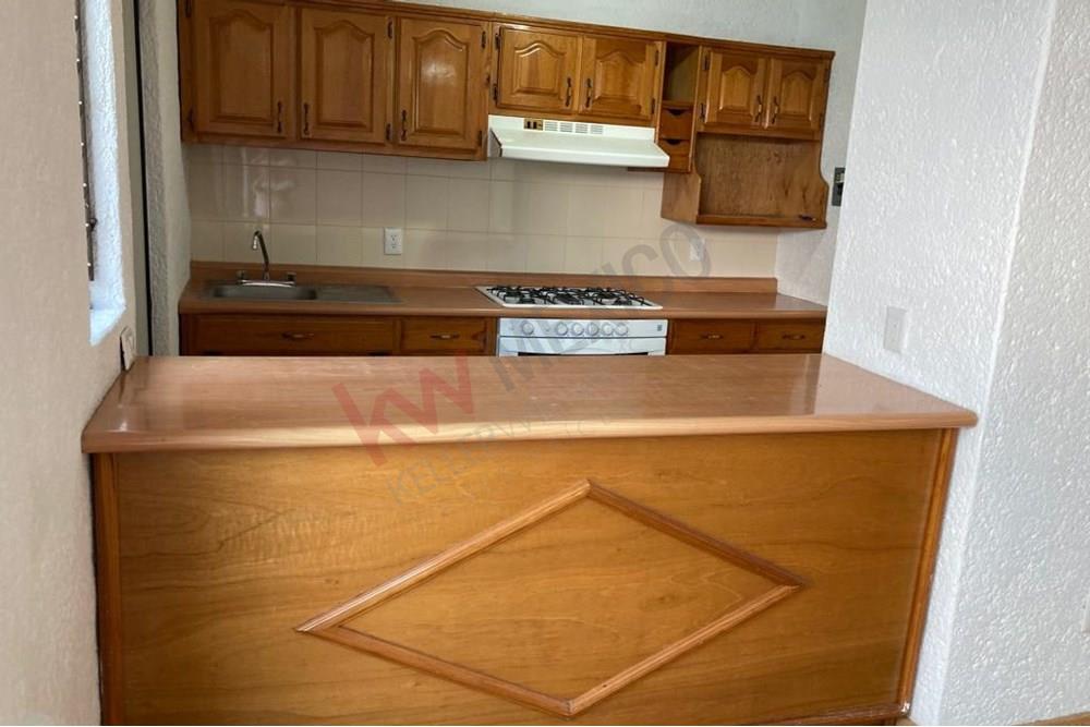 VENTA DE DEPARTAMENTO EXCELENTE UBICACION DE 1 PISO EN CORREGIDORA, 2 RECAMARAS