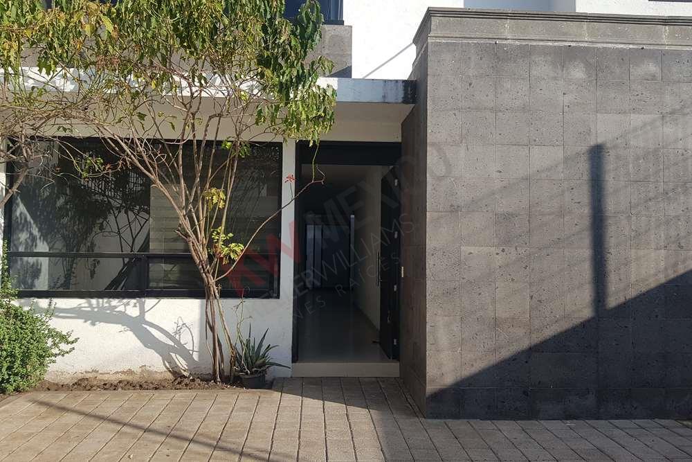 VENTA  EXCLUSIVA CASA, FRACCIONAMIENTO MILENIO lll QUERETARO