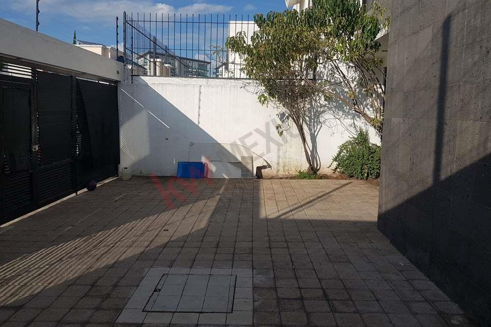 VENTA  EXCLUSIVA CASA, FRACCIONAMIENTO MILENIO lll QUERETARO