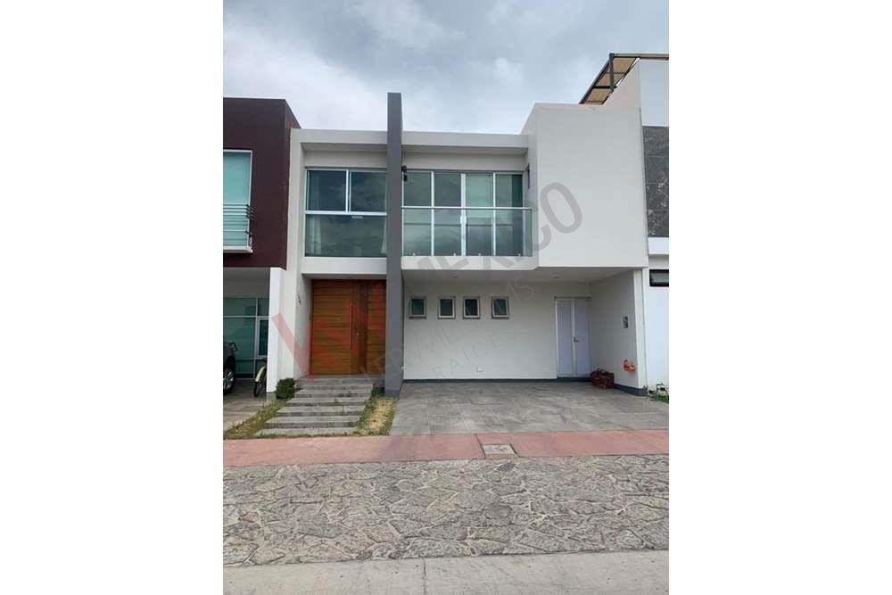 Casa en Renta en Zanthe, Solares, Zapopan Jal.