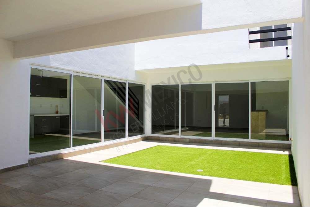 Casa en Venta con jardín central y Roof Garden en Fuerte Ventura $2,300,000 San Luis Potosí