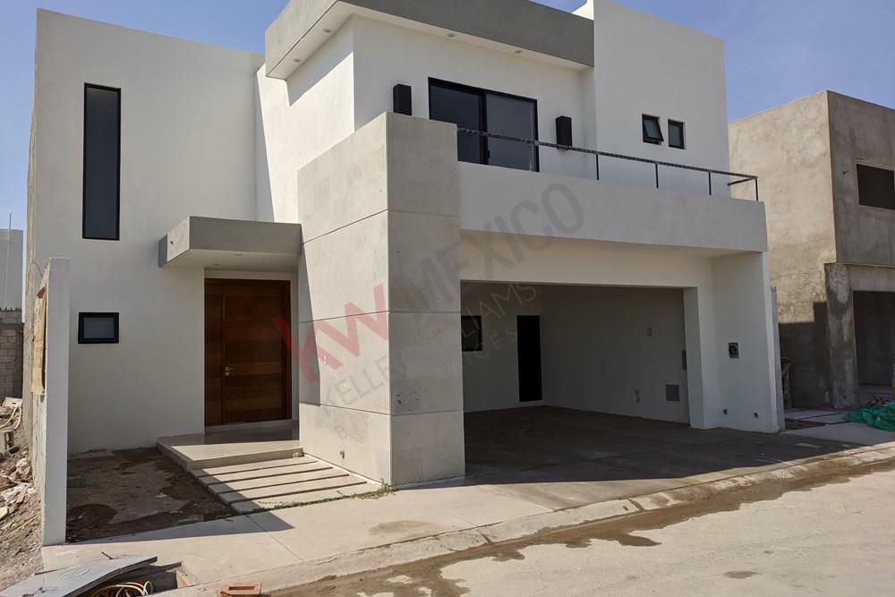 Casa en Venta & Club Circuito Corzo, Villas de las palmas Torreón Coahuila,