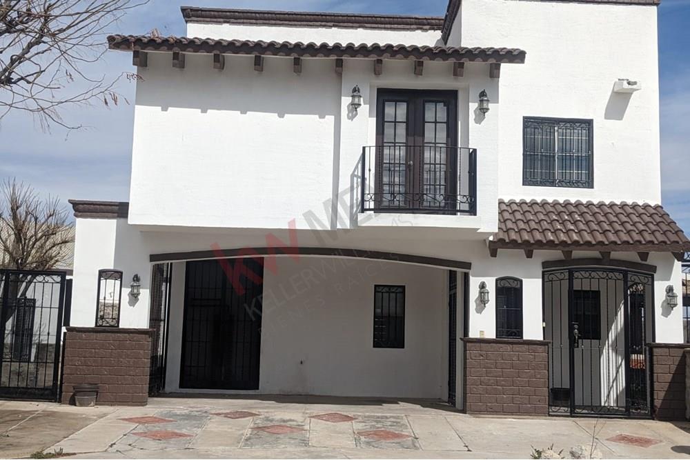 SE RENTA BONITA CASA CON EXCELENTE UBICACIÓN EN LA ZONA DE CAMPOS ELISEOS  SEMI AMUEBLADA