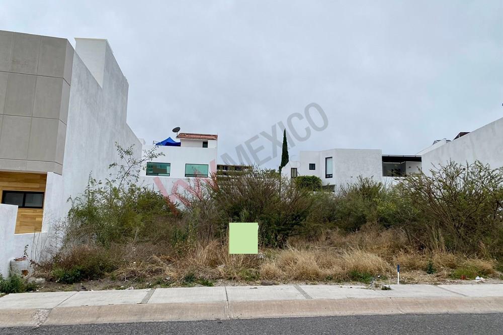 TERRENO A UNOS METROS DE CAMPO DE GOLF! CONDOMINIO PREMIUM! 250M2! ZIBATÁ!