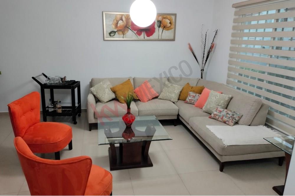 Casa en Venta en El Refugio de 3 recámaras con baño (Sin Muebles)