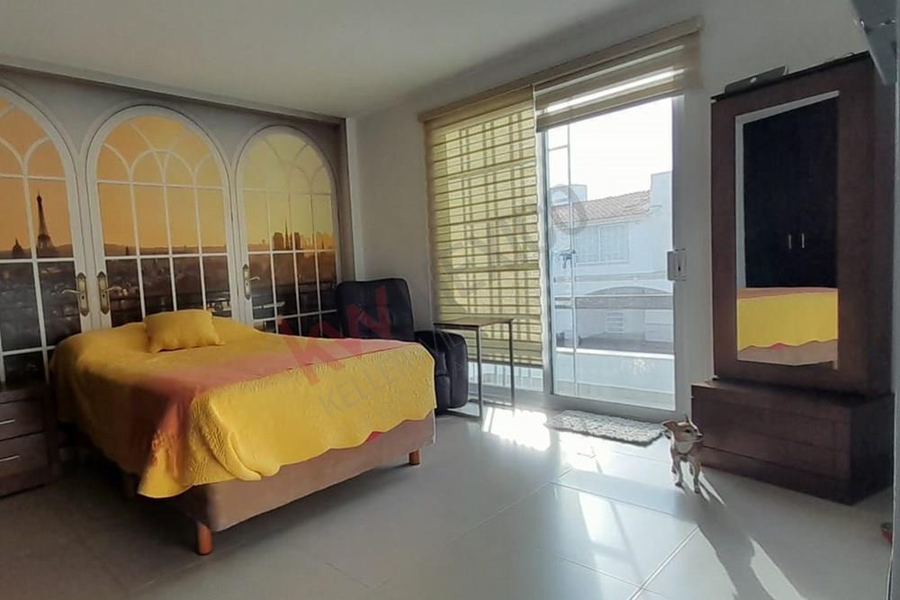 Casa en Venta en El Refugio de 3 recámaras con baño (Sin Muebles)