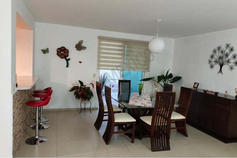 Casa en Venta en El Refugio de 3 recámaras con baño (Sin Muebles)