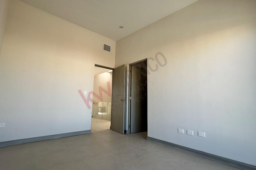 NUEVAS CASAS EN NUEVO FRACCIONAMIENTO DE LA CIUDAD, EN CIUDAD JUAREZ, ENTRE AV TEOFILO BORUNDA Y AV TECNOLOGICO, CASAS CONTEMPORANEAS EN VENTA