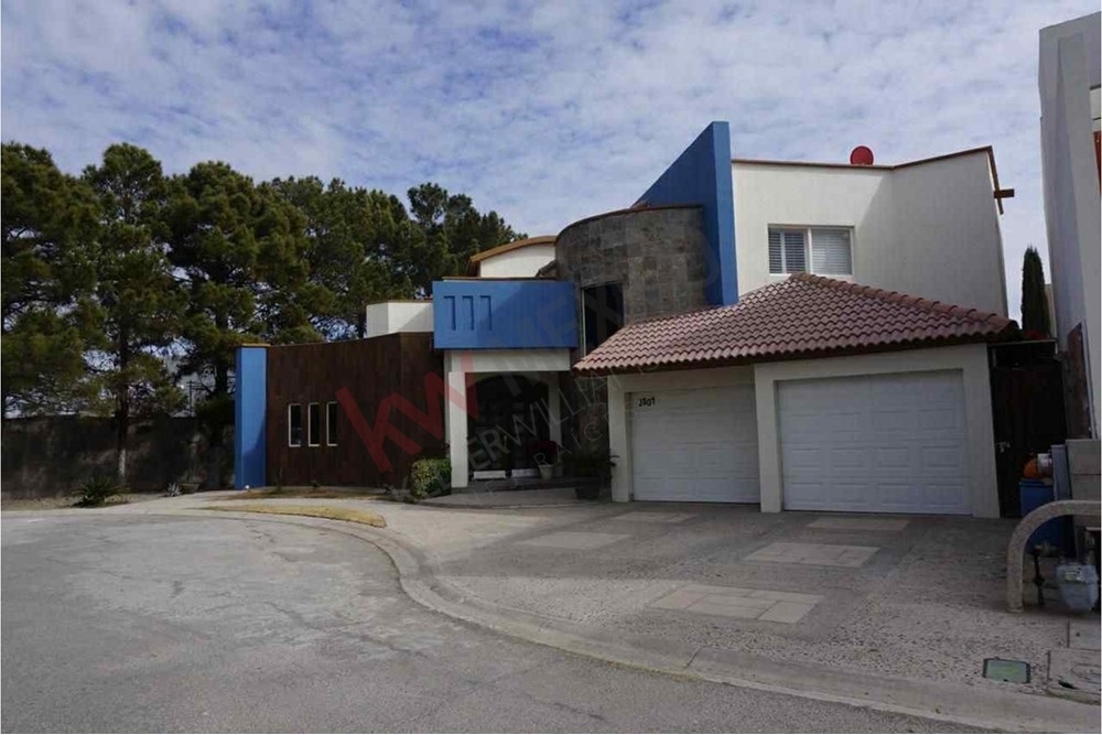Hermosa Casa en Renta en Paseos del Bosque