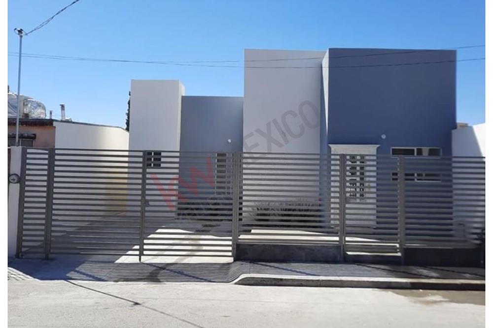 RENTA DE CASA DE UN PISO, RECIEN REMODELADA, SEMIAMUEBLADA EXCELENTE UBICACION Y LISTA PARA HABITARSE!!!