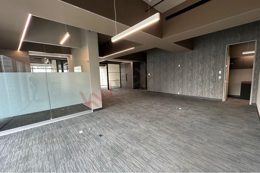 En DownTown Santa Fe se Renta Oficina A+ de 189m2, acondicionada