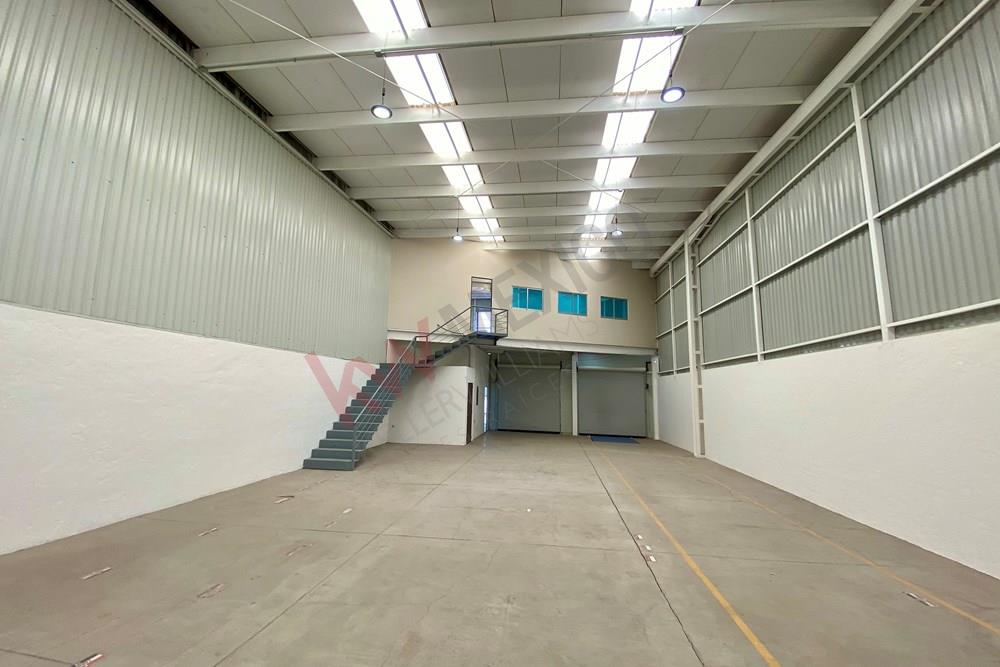 RENTA DE NAVE INDUSTRIAL DE 556M2 DENTRO DE MICRO PARQUE! EXCELENTE UBICACIÓN!