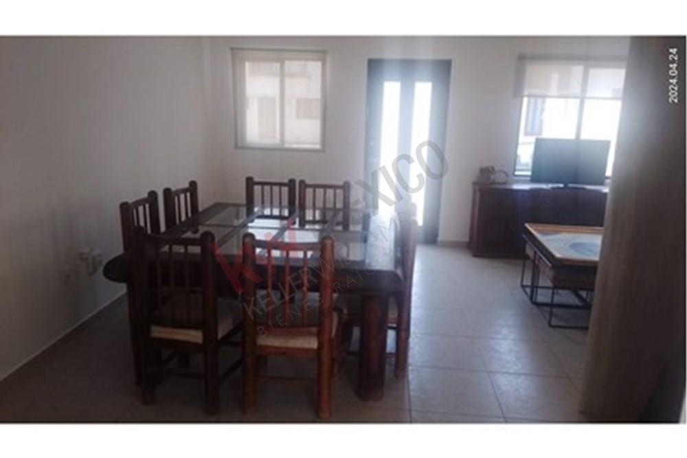 CASA PARCIALMENTE AMUEBLADA EN RENTA EN EL CANTO, FRACCIONAMIENTO ZIBATA.